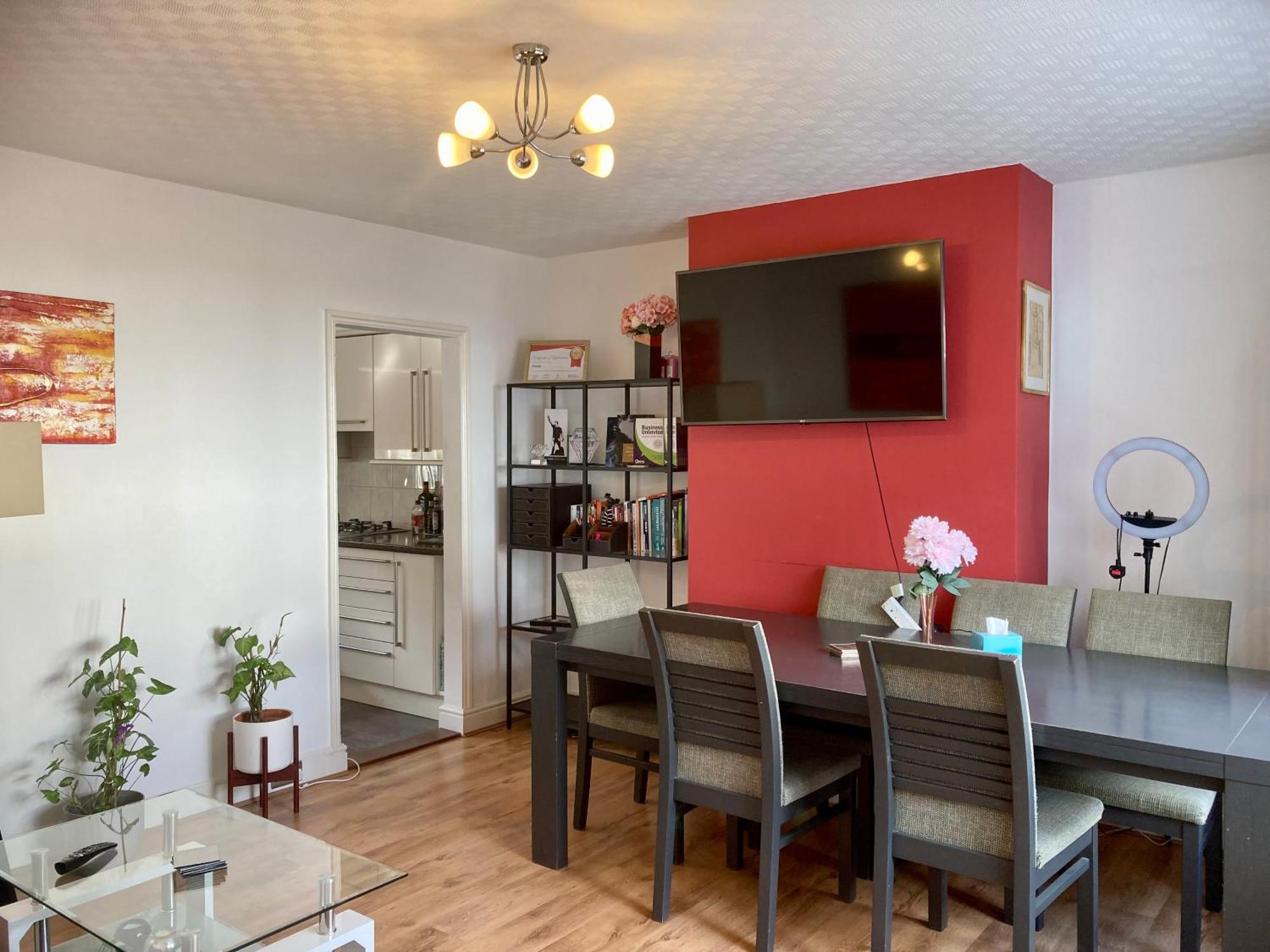 Cosy Modern Family Home Free Parking Garden Лондон Екстер'єр фото