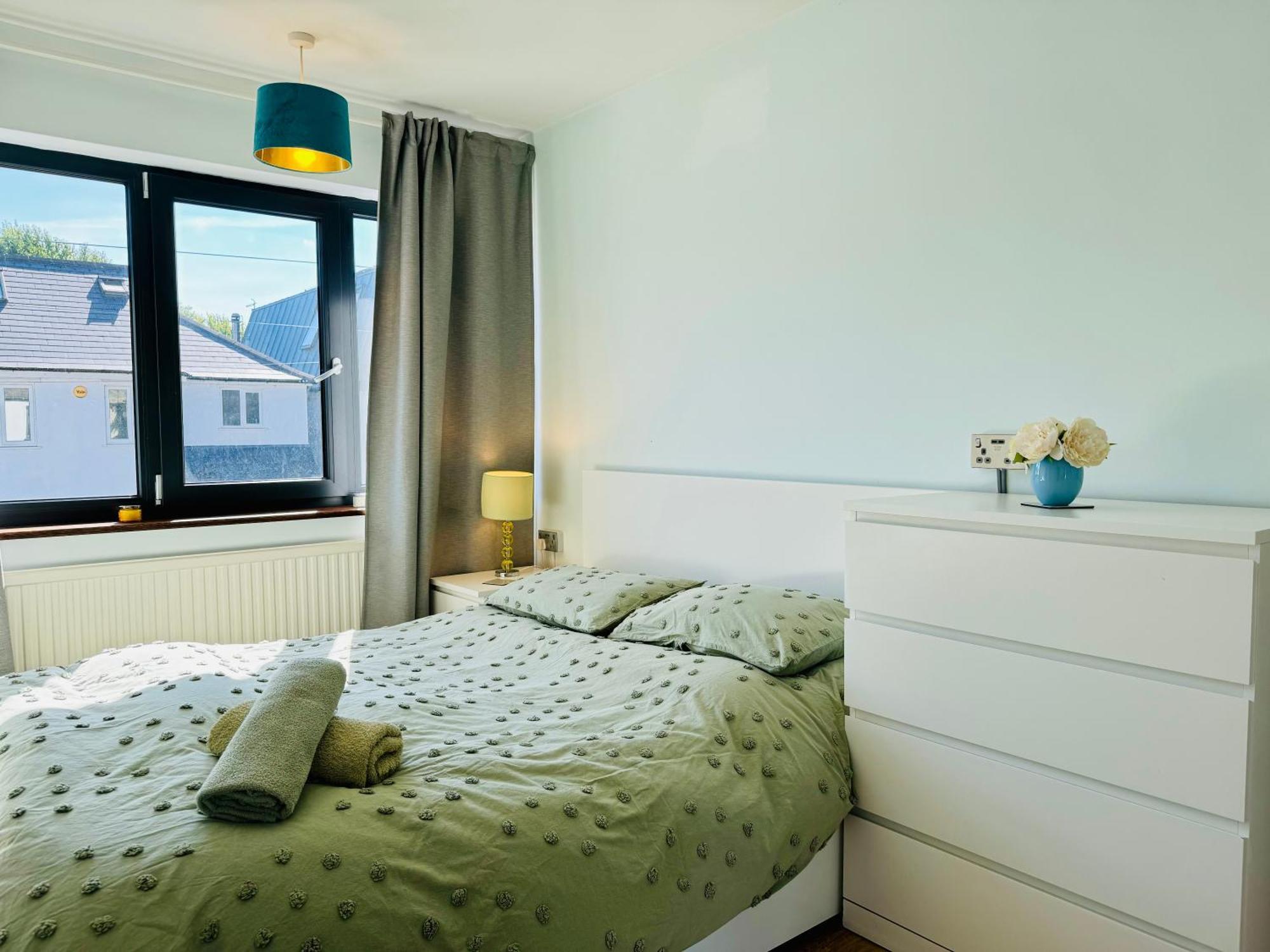 Cosy Modern Family Home Free Parking Garden Лондон Екстер'єр фото